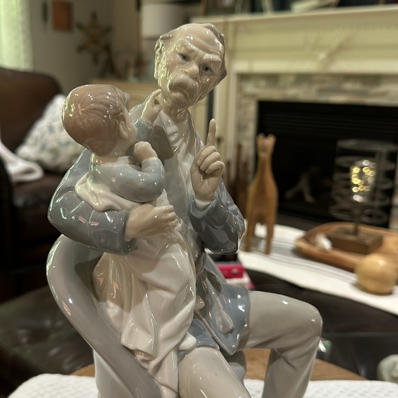 Lladro Retired Figurine, Grandfather #4654, Pristine, Vintage Unboxed - Picture 13 of 15